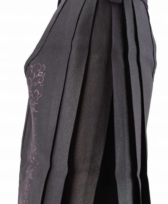 男性用袴単品レンタル(成人式・結婚式・卒業式)濃い紫のラメ地・唐草刺繡[身長175cm]No.122